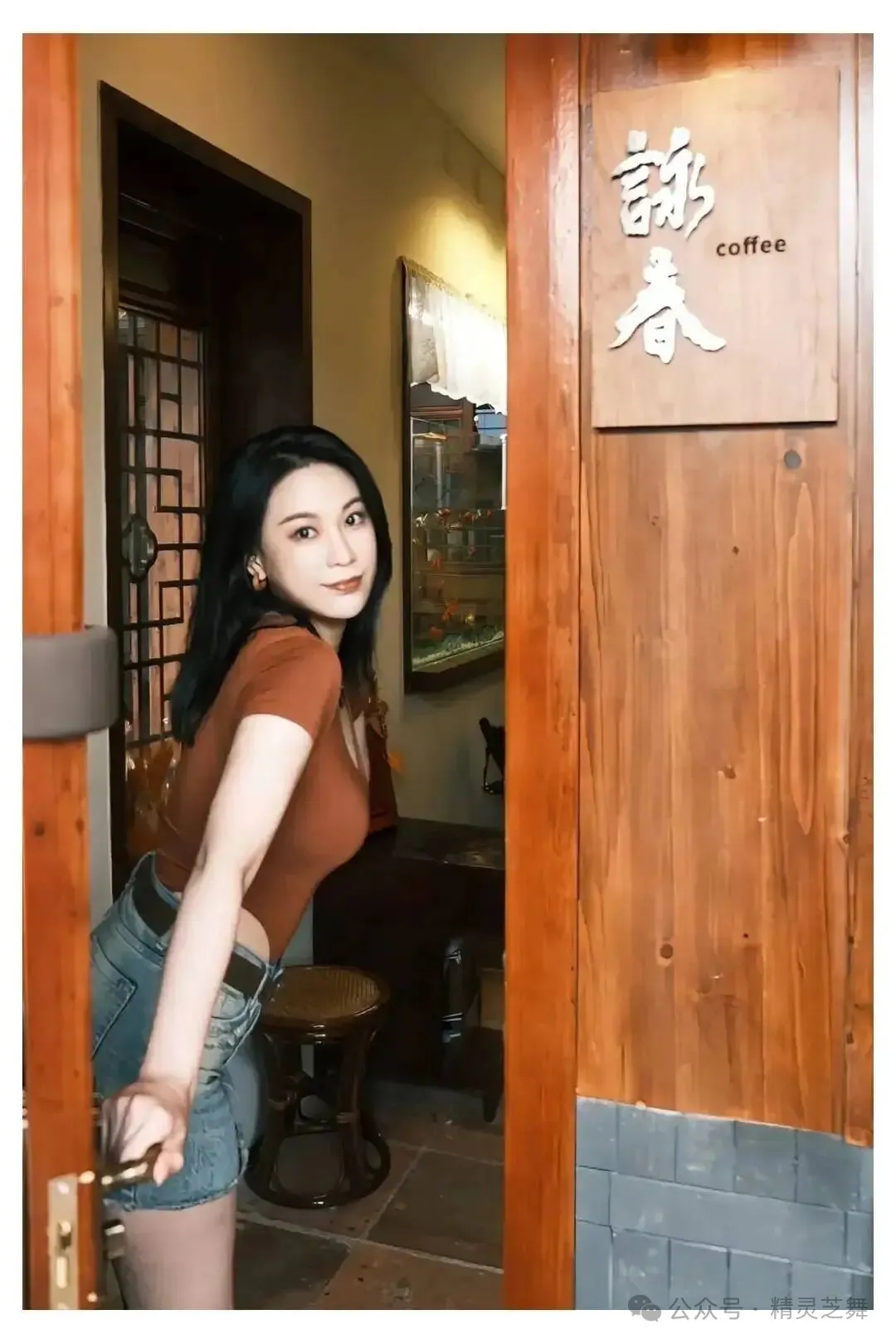 入り口でのポーズ